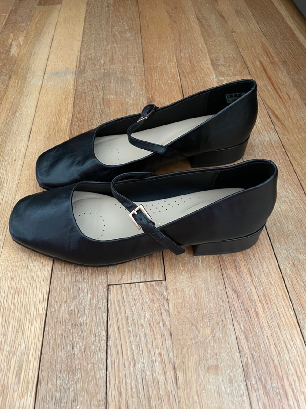 Clark’s Mary-Jane style block heels - Picture 2 of 6